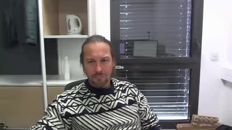 Julien online show from November 25, 2025, 11:32 am