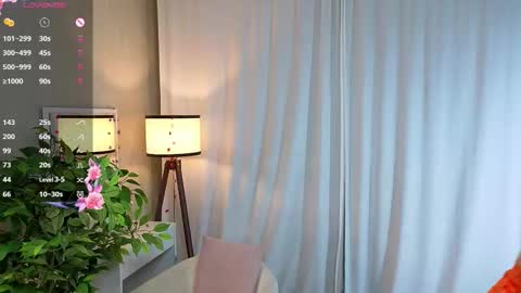 Laura online show from November 18, 2025, 11:03 am