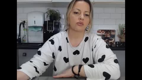 erika online show from February 14, 2025, 8:31 am