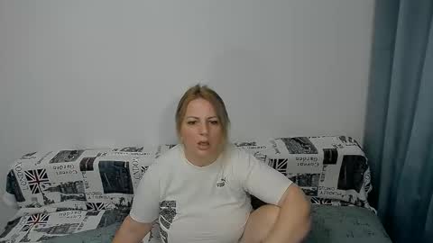 erika online show from October 12, 2025, 7:40 am