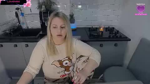 erika online show from December 17, 2025, 7:25 am