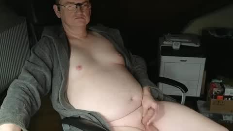 Snapshot of mojo705 chatting on January 7, 2025, 2:10 am mojo705 online show from January 7, 2025, 2:10 am