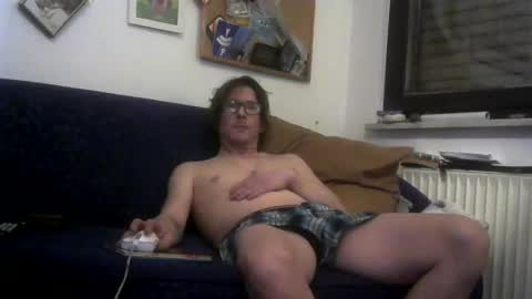 Snapshot of mojoflow39 chatting on November 9, 2025, 4:11 am Fr online show from November 9, 2025, 4:11 am