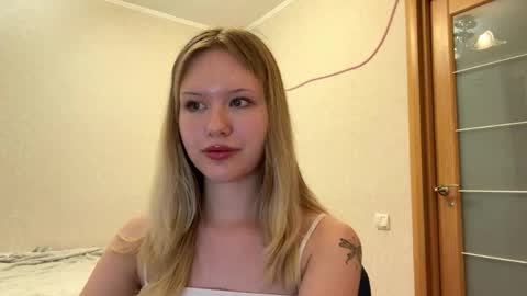 Lisa online show from May 2, 2026, 3:28 pm