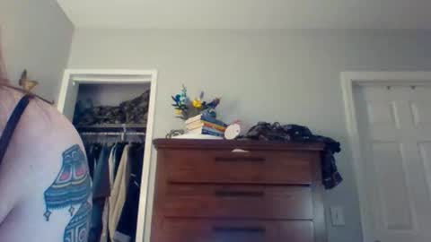 mollsballs123 online show from November 21, 2025, 7:51 am