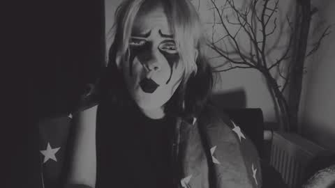 Molly Crow online show from January 14, 2025, 5:51 am