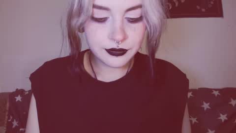 Molly Crow online show from March 7, 2025, 10:32 pm