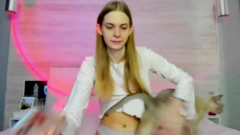 Molly Hunt online show from January 12, 2026, 5:45 am