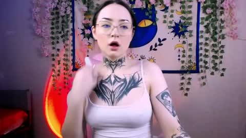 Snapshot of molly_kisss chatting on April 18, 2026, 6:28 am molly_kisss online show from April 18, 2026, 6:28 am