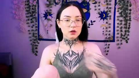 molly_kisss online show from June 25, 2026, 4:34 am