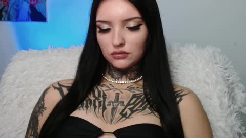 Lina online show from October 18, 2025, 3:13 pm
