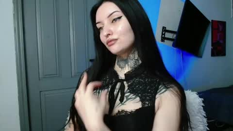 Lina online show from May 28, 2026, 9:28 am