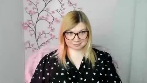Molly online show from May 11, 2026, 2:45 pm