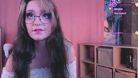 Snapshot of molly_phoenix chatting on October 29, 2025, 8:21 pm Molly online show from October 29, 2025, 8:21 pm