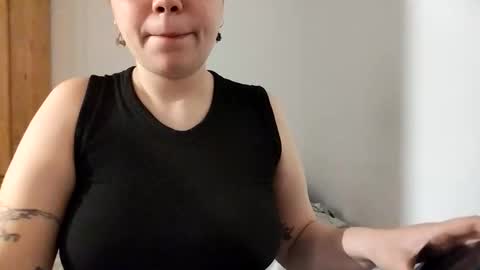 Snapshot of molly_popp chatting on October 21, 2025, 11:27 pm Molly Pop online show from October 21, 2025, 11:27 pm