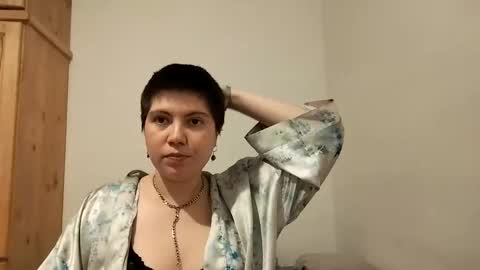 Snapshot of molly_popp chatting on November 6, 2025, 10:43 pm Molly Pop online show from November 6, 2025, 10:43 pm