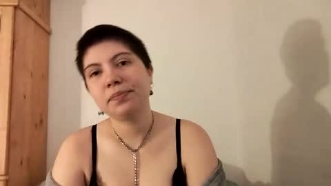 Snapshot of molly_popp chatting on November 8, 2025, 9:57 pm Molly Pop online show from November 8, 2025, 9:57 pm