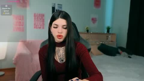 Molly online show from June 26, 2026, 4:50 am