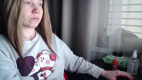 I have new photos come and see with love Molly online show from November 5, 2025, 9:31 am