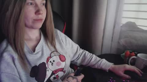 I have new photos come and see with love Molly online show from November 12, 2025, 11:10 am