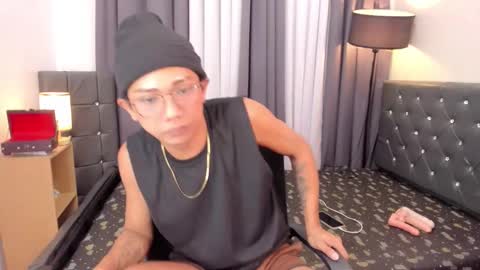 molly online show from December 22, 2025, 8:28 pm