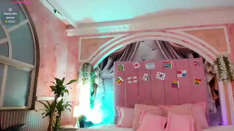 Snapshot of mollydoll_amour chatting on June 24, 2026, 11:42 am MollyDoll online show from June 24, 2026, 11:42 am