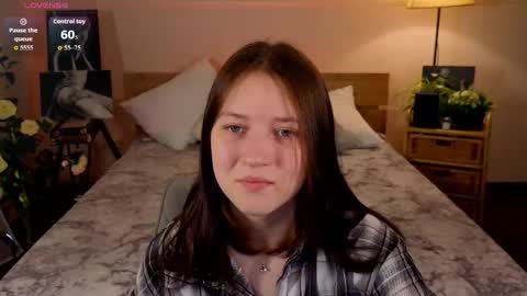 Snapshot of mollymmay chatting on March 2, 2026, 10:33 am Molly online show from March 2, 2026, 10:33 am