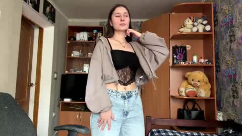 Molly online show from June 8, 2026, 9:09 am