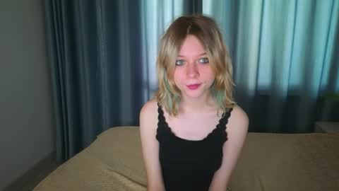 Snapshot of mollysally chatting on April 20, 2026, 4:04 am mollysally online show from April 20, 2026, 4:04 am