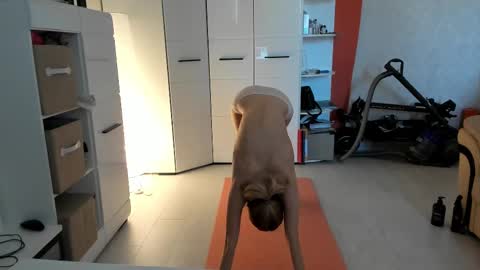 Snapshot of mollystory chatting on February 22, 2025, 6:28 am AngelMomm online show from February 22, 2025, 6:28 am