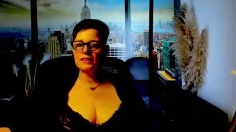 MollySun Nina Randmann online show from November 17, 2025, 8:25 pm