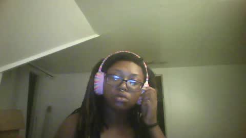 mommiemilkers2000 online show from July 6, 2026, 4:31 am