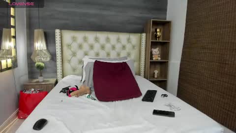 Snapshot of mommy_cute chatting on June 21, 2026, 4:15 am Jelitza online show from June 21, 2026, 4:15 am