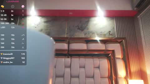 Snapshot of mommyissuess_ chatting on February 20, 2025, 2:18 am Daphne  online show from February 20, 2025, 2:18 am