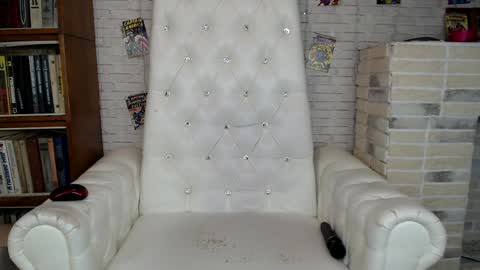 Snapshot of mommymila chatting on December 5, 2024, 1:14 am Maria online show from December 5, 2024, 1:14 am