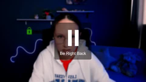 Mona  online show from March 5, 2025, 9:38 am