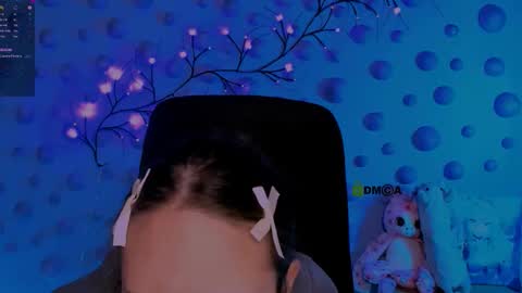 Mona  online show from December 18, 2025, 9:21 pm