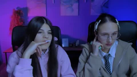 Mona  online show from March 27, 2026, 8:19 pm