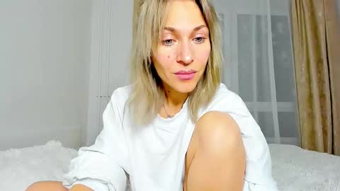 Mona online show from February 22, 2025, 11:24 pm