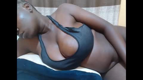 Snapshot of mona_lis chatting on March 15, 2026, 3:23 am mona online show from March 15, 2026, 3:23 am