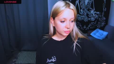 Snapshot of monalauu chatting on May 29, 2026, 2:48 pm online show from May 29, 2026, 2:48 pm