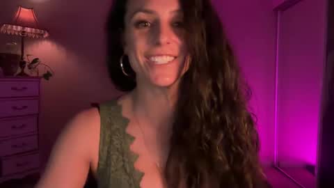 Mona online show from February 17, 2025, 8:04 pm