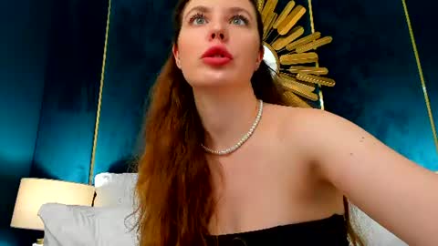 Snapshot of monaricci chatting on July 7, 2026, 6:47 am Mona online show from July 7, 2026, 6:47 am