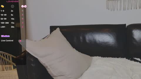 Snapshot of monet_stclair chatting on January 8, 2025, 9:01 pm PoppyPlayful online show from January 8, 2025, 9:01 pm