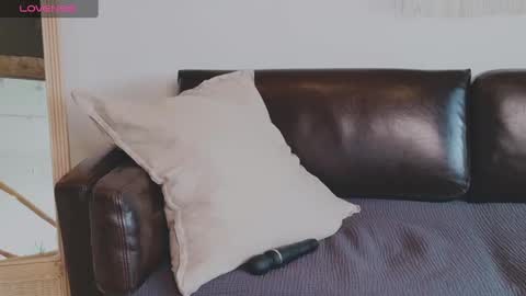 Snapshot of monet_stclair chatting on January 19, 2025, 7:04 pm PoppyPlayful online show from January 19, 2025, 7:04 pm