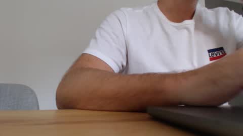 Snapshot of moneyslave84 chatting on November 3, 2025, 7:09 am moneyslave84 online show from November 3, 2025, 7:09 am