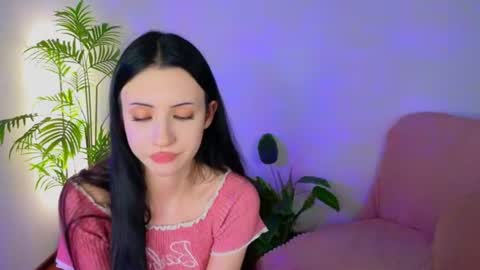 monica_lar online show from June 18, 2026, 9:14 am