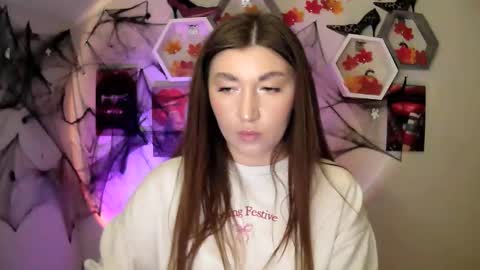 Snapshot of monica_sweets chatting on October 9, 2025, 9:07 am sweet girl and shine body online show from October 9, 2025, 9:07 am