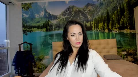 monica_weisss online show from January 15, 2025, 4:57 am