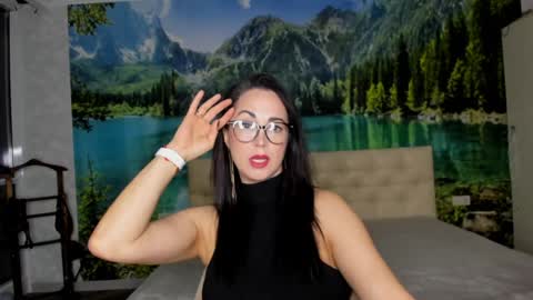 monica_weisss online show from January 15, 2025, 9:41 pm